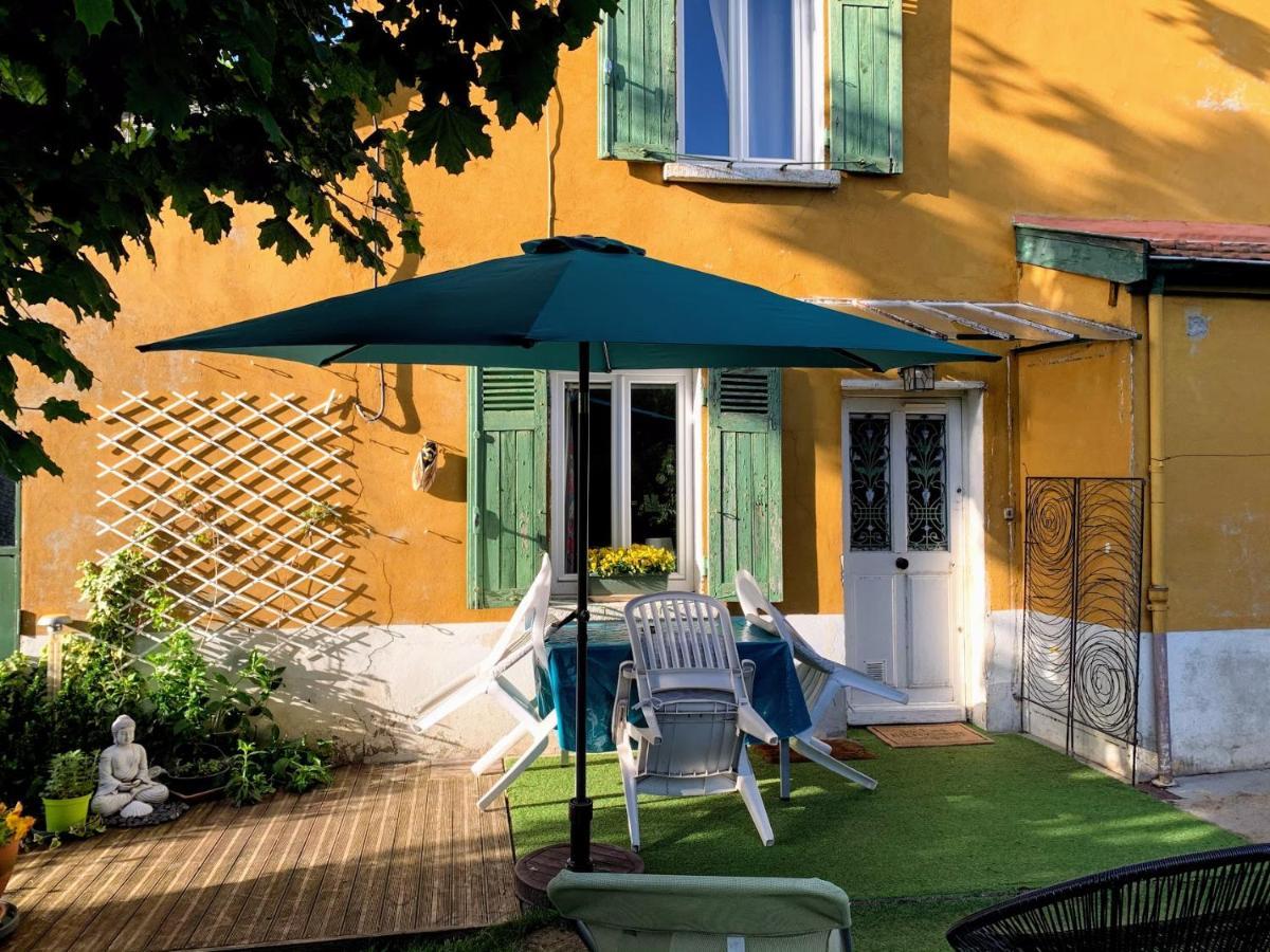 "La Petite Maison" サント・フォワ・レ・リヨン エクステリア 写真
